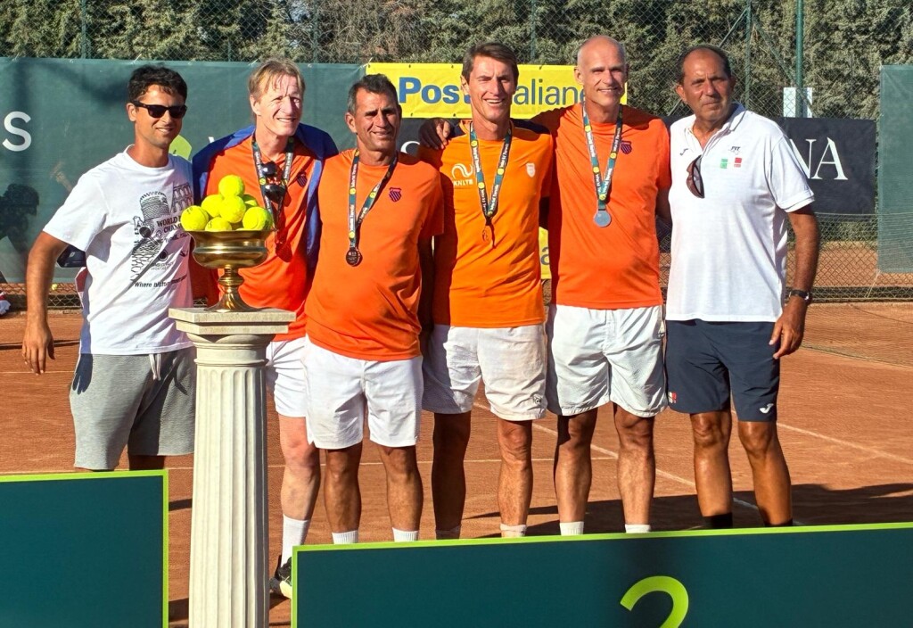 Zilver voor Nederlandse mannen 55+ op WK Masters; Frankrijk weer te sterk in finale